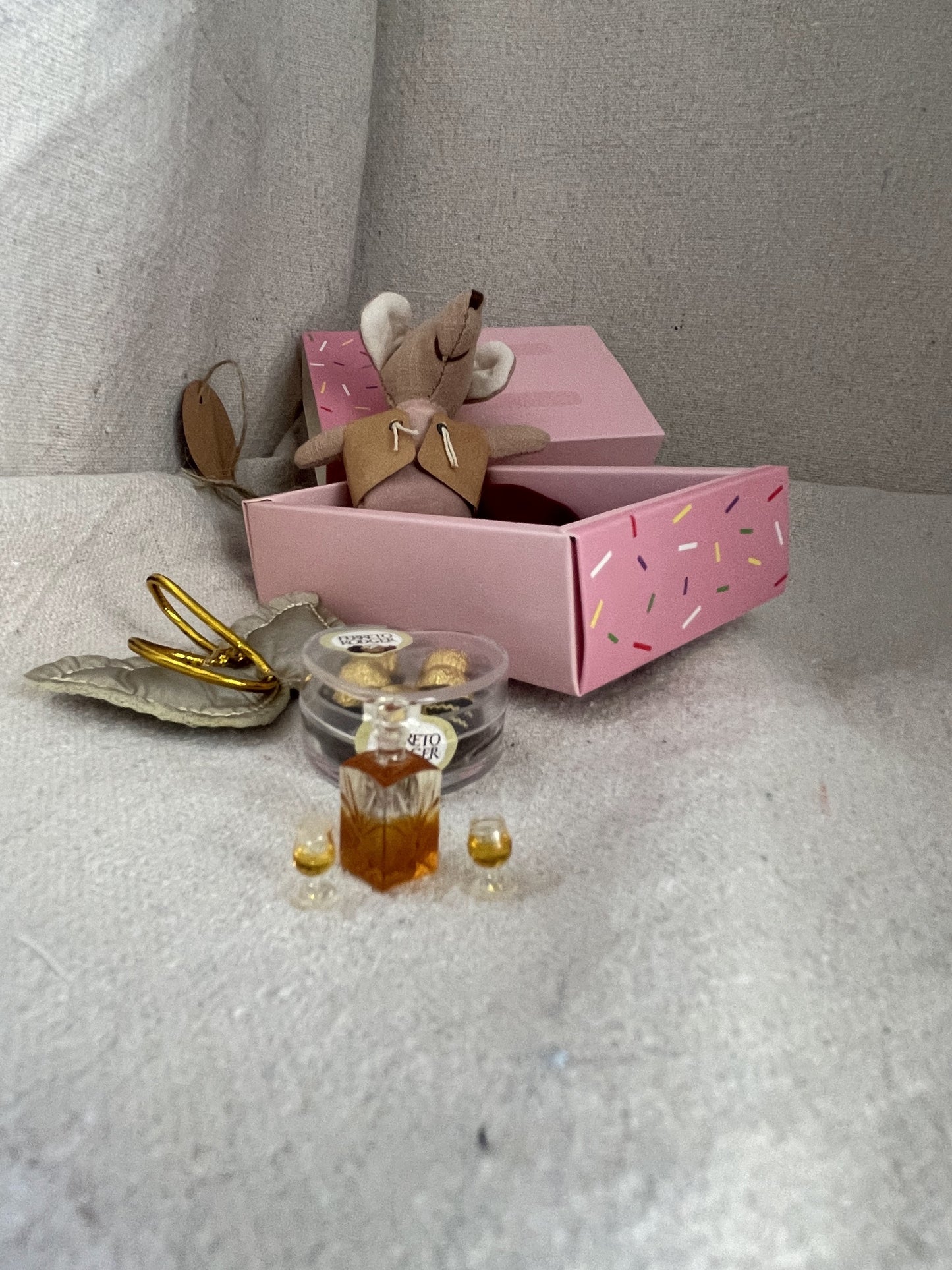 Mousicle - Sweet Treat Box with a Little Girl House along with some accessories.