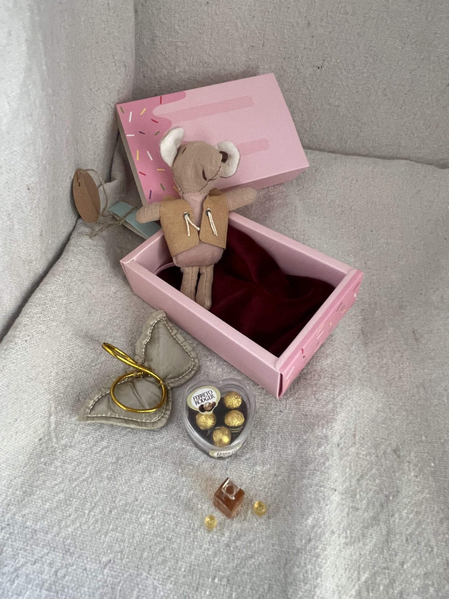 Mousicle - Sweet Treat Box with a Little Girl House along with some accessories.