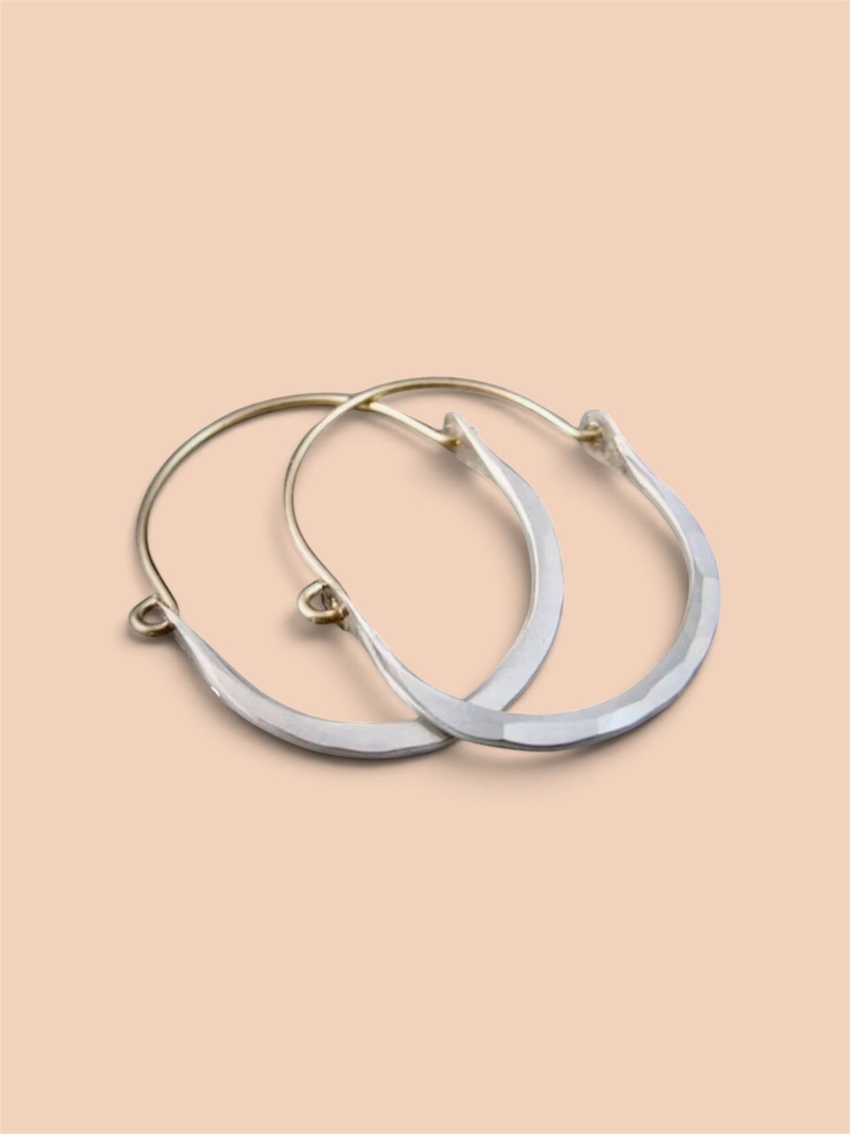 Hammered two- tone loops